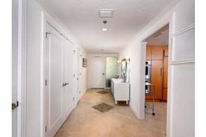 1255 GULFSTREAM AVENUE, SARASOTA, FL 34236 Sold 10/26/23