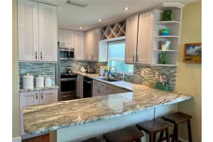 600 MANATEE AVENUE, HOLMES BEACH, FL 34217 Sold 06/06/23