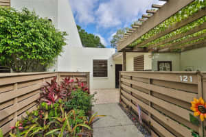122 TIDEWATER DRIVE, BRADENTON, FL 34210 Sold 08/23/23
