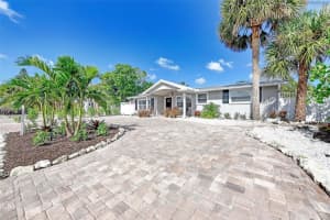 345 AVENIDA LEONA, SARASOTA, FL 34242 - MLS#MFRA4569687
