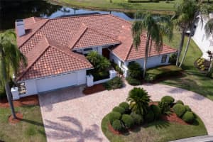 4931 FALLCREST CIRCLE, SARASOTA, FL 34233 Sold 06/16/23