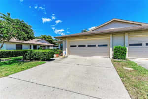 4529 LAKE VISTA DRIVE, SARASOTA, FL 34233 Sold 09/21/23