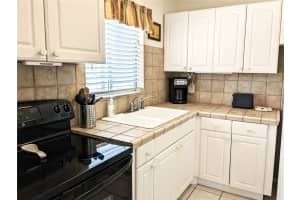 2337 SUNSET DRIVE, BRADENTON, FL 34207 Sold 08/30/23