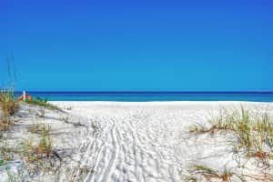 52 TWIN SHORES BOULEVARD, LONGBOAT KEY, FL 34228 Sold 07/21/23