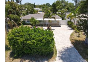916 69TH AVENUE, BRADENTON, FL 34207 Sold 05/30/25