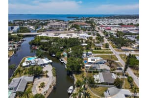 916 69TH AVENUE, BRADENTON, FL 34207 Sold 05/30/25