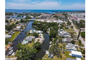 916 69TH AVENUE, BRADENTON, FL 34207 Sold 05/30/25