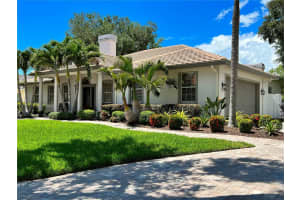 4199 ESCONDITO CIRCLE, SARASOTA, FL 34238 Sold 09/15/23