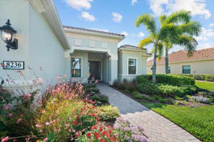 8236 LARKSPUR CIRCLE, SARASOTA, FL 34241 Sold 08/11/23