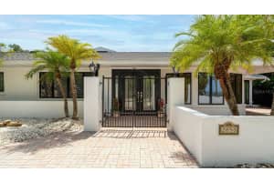 2850 BAY SHORE ROAD, SARASOTA, FL 34234 Sold 12/08/23