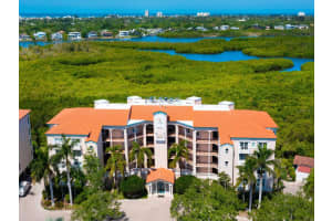 5420 EAGLES POINT CIRCLE, SARASOTA, FL 34231 Sold 07/27/23