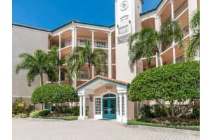 5420 EAGLES POINT CIRCLE, SARASOTA, FL 34231 Sold 07/27/23
