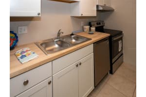 2701 HIDDEN LAKE DRIVE, SARASOTA, FL 34237 Sold 11/15/23