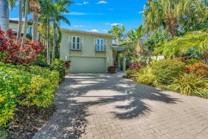 4960 COMMONWEALTH DRIVE, SARASOTA, FL 34242 Sold 02/29/24