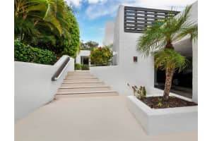 516 BAYPORT WAY, LONGBOAT KEY, FL 34228 Sold 09/29/23