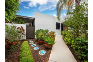 516 BAYPORT WAY, LONGBOAT KEY, FL 34228 Sold 09/29/23