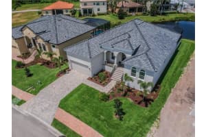 6220 SIGNATURE POINTE LANE, BRADENTON, FL 34210 Sold 07/01/24