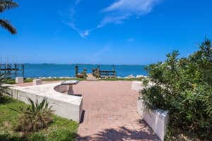 1081 TOCOBAGA LANE, SARASOTA, FL 34236 Sold 01/03/25