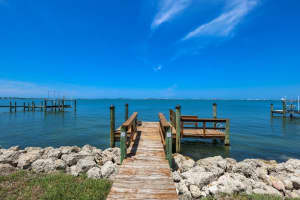 1081 TOCOBAGA LANE, SARASOTA, FL 34236 Sold 01/03/25