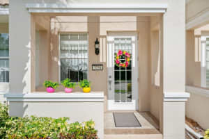 3750 82ND AVENUE CIRCLE, SARASOTA, FL 34243 Sold 08/25/23