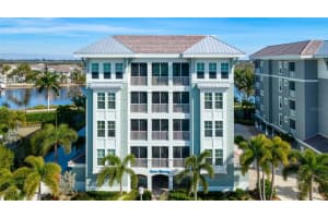 379 ARUBA CIRCLE, BRADENTON, FL 34209 Sold 12/07/23