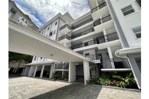 400 GOLDEN GATE POINT, SARASOTA, FL 34236 Sold 11/28/23