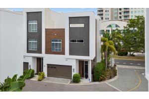 275 COSMOPOLITAN COURT, SARASOTA, FL 34236 Sold 07/25/23