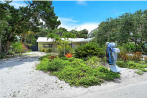 5019 COMMONWEALTH DRIVE, SARASOTA, FL 34242 Sold 08/08/23