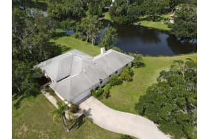 6034 Ravenwood Dr, Sarasota, FL 34243, Sold 07/19/23