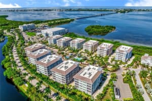 391 ARUBA CIRCLE, BRADENTON, FL 34209 Sold 08/09/24