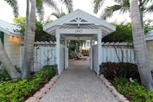 1845 BOUGAINVILLEA STREET, SARASOTA, FL 34239 Sold 07/16/24