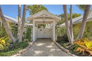 1845 BOUGAINVILLEA STREET, SARASOTA, FL 34239 Sold 07/16/24