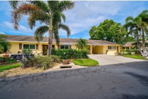 390 301 BOULEVARD, BRADENTON, FL 34205 Sold 09/19/23