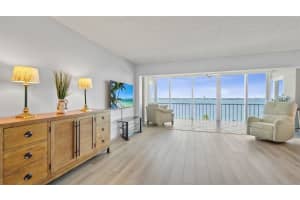 555 GULFSTREAM AVENUE, SARASOTA, FL 34236 Sold 08/08/23