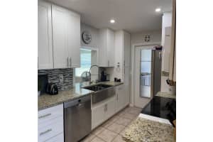 3703 CHINABERRY ROAD, BRADENTON, FL 34208 Sold 12/28/23