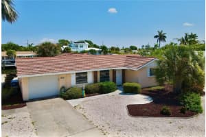 611 CONCORD LANE, HOLMES BEACH, FL 34217 Sold 09/07/23