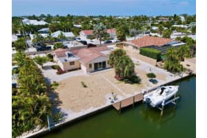611 CONCORD LANE, HOLMES BEACH, FL 34217 Sold 09/07/23