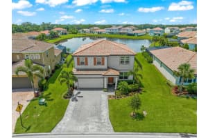 13718 SAW PALM CREEK TRAIL, LAKEWOOD RANCH, FL 34211 Sold 12/11/23