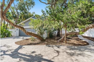 1211 VIEW DRIVE, SARASOTA, FL 34242 Sold 08/11/23