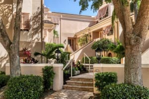 1137 COQUILLE STREET, SARASOTA, FL 34242 Sold 10/24/23