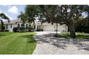 6110 GRIFFON CIRCLE, SARASOTA, FL 34243 Sold 08/17/23