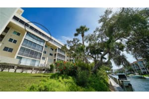 1325 PORTOFINO DRIVE, SARASOTA, FL 34242 Sold 12/29/23