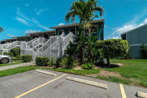 6033 34TH STREET, BRADENTON, FL 34210 Sold 08/30/23