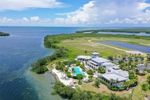 376 ARUBA CIRCLE, BRADENTON, FL 34209 Sold 09/27/23