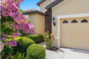 8114 STIRLING FALLS CIRCLE, SARASOTA, FL 34243 Sold 09/07/23