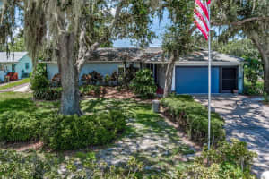 8203 WOODLAWN CIRCLE, PALMETTO, FL 34221 Sold 08/11/23