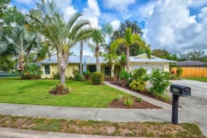 3738 KINGSWOOD DRIVE, SARASOTA, FL 34232 Sold 09/20/23