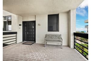 1085 GULF OF MEXICO DRIVE, LONGBOAT KEY, FL 34228 Sold 08/28/23