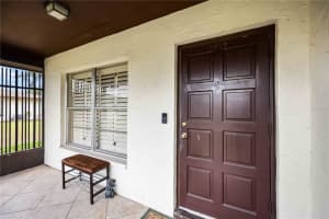 3257 RAMBLEWOOD CIRCLE, SARASOTA, FL 34237 Sold 10/13/23