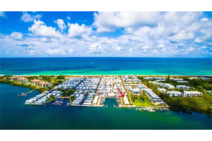 102 TWIN SHORES BOULEVARD, LONGBOAT KEY, FL 34228 Sold 11/03/23